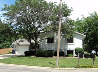 8212 Oregon Cir, Bloomington, MN 55438