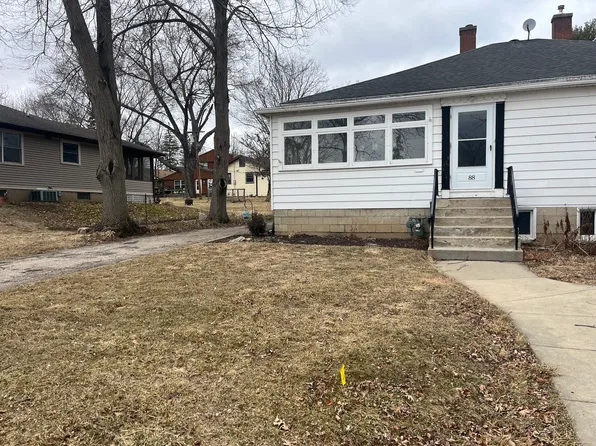 88 Fox Ave, Dundee, IL 60118