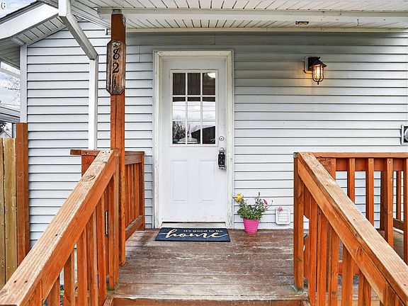 3rd image of 821 Deer Island Rd