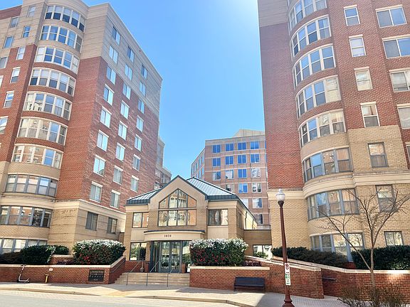 4th image of 3830 9th St N #105W