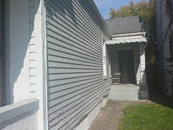 4th image of 2511 Griffiths Ave