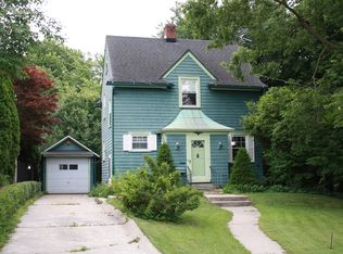 720 E 3rd St, Dixon, IL 61021