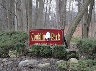 3 Adrian Ct #A, Cortlandt Manor, NY 10567