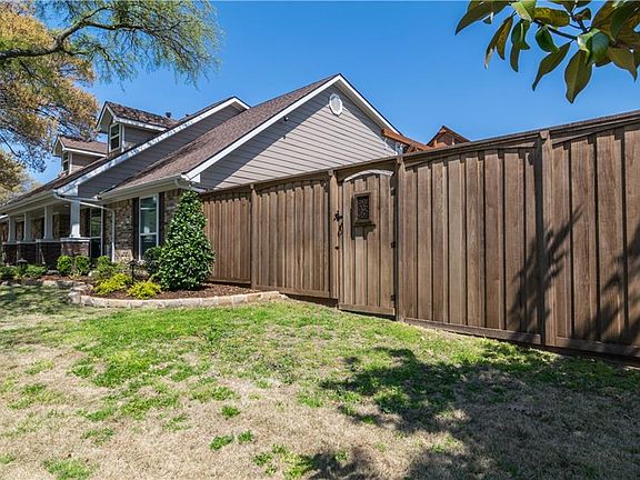 3rd image of 2804 Canyon Valley Trl