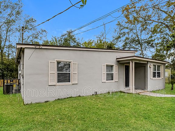 4th image of 2602 Wisteria St
