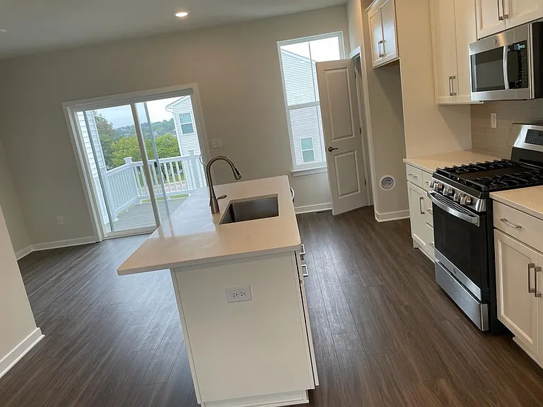 737 Peony Ln — Photo 22