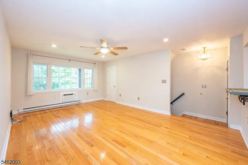2 bed, 1.0 bath, $2,700 — Photo 4