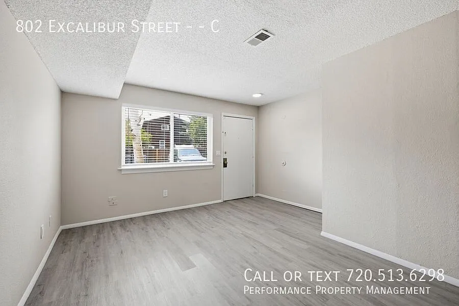 Spacious Townhome-Style Unit in Central Lafayette 2 Bed, 1.5 Bath with Modern Comforts — Photo 3