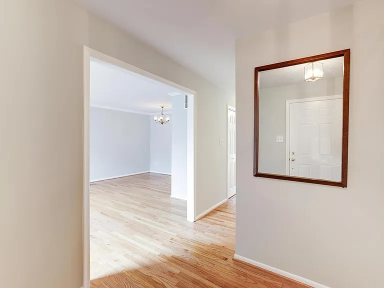 9823 Saint Cloud Ct — Photo 3