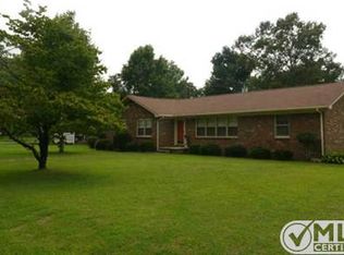 300 Edgewood Dr, Tullahoma, TN 37388