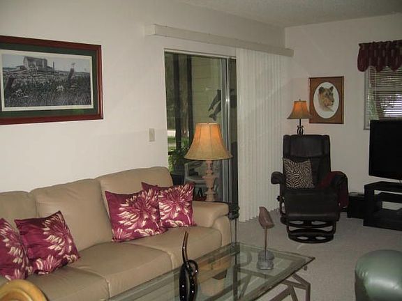 4th image of 190 Hickory Woods Ct APT 10A