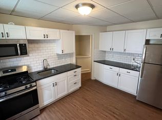 4226 Pine St APT 3R, Philadelphia, PA 19104