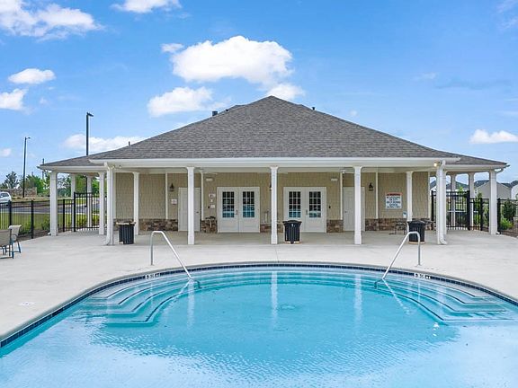 5th image of 415 Abbott Road