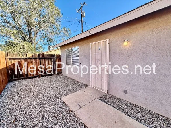 21480 Laguna Rd Unit B, Apple Valley, CA 92308