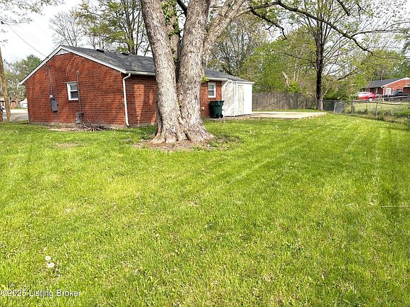 3rd image of 8608 Oglesby Ct