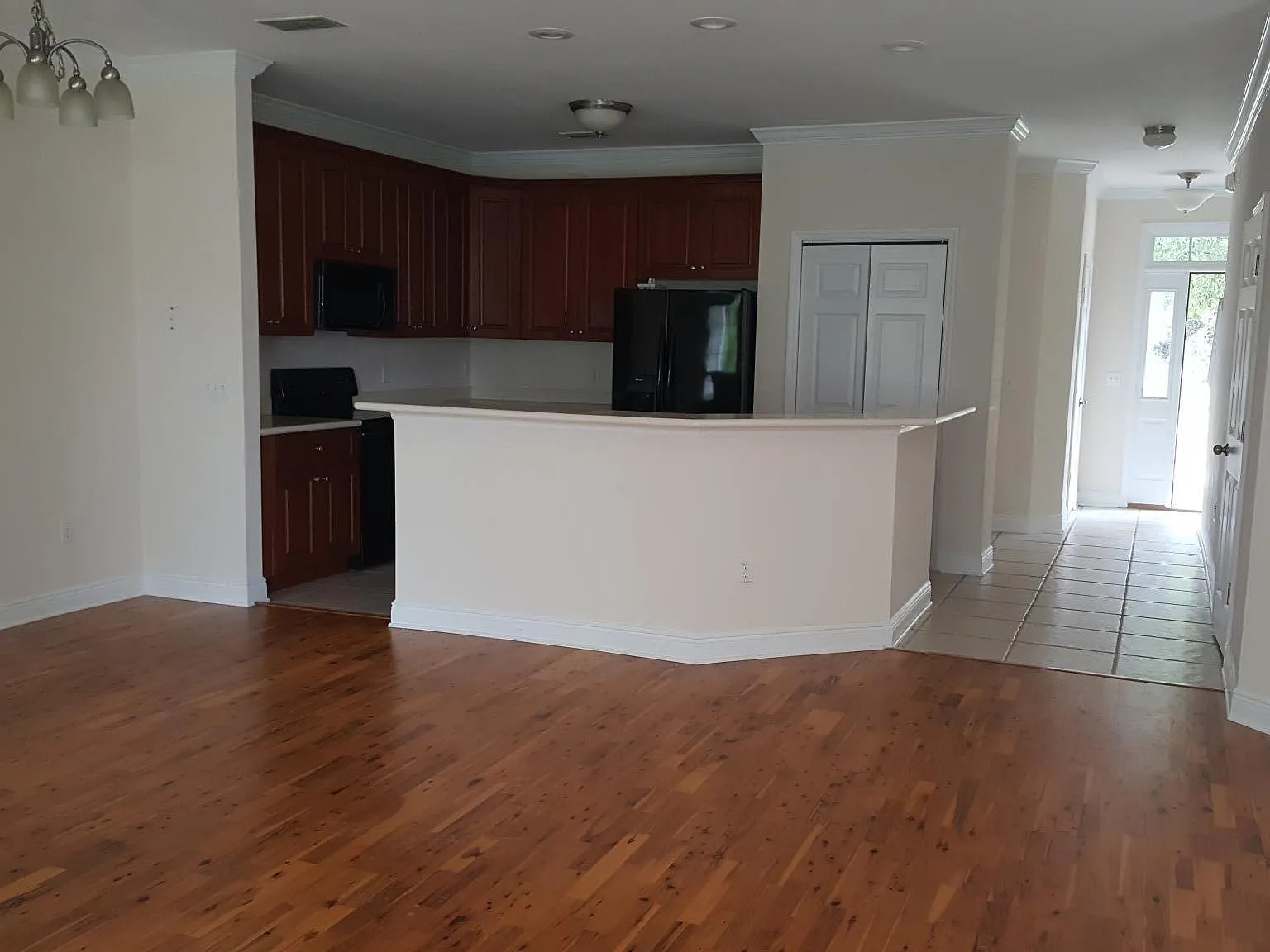 3 bed, 2.5 bath, 1740 sqft, $1,850 — Photo 3
