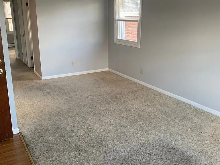 Angle-Tyler Apartments — Photo 8