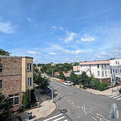 1st image of 561 17th St Unit 3R