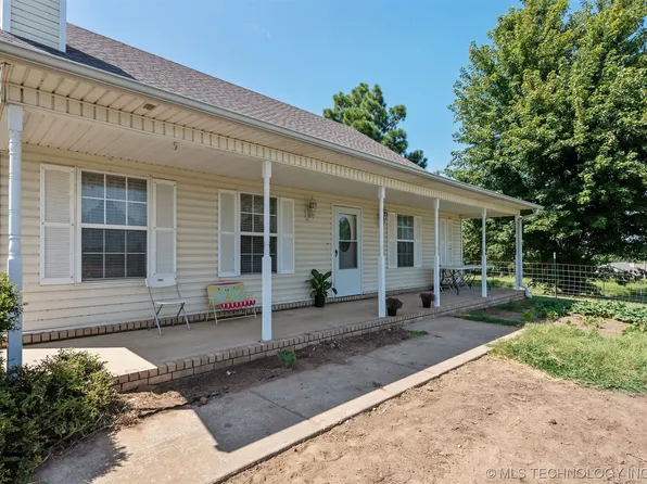 16401 N Sunset Valley Rd, Hulbert, OK 74441