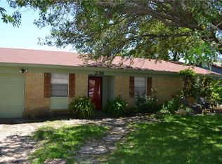 236 Woodgrove Dr, Mesquite, TX 75181