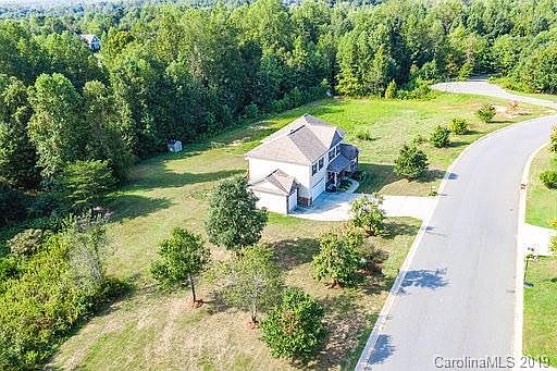 4th image of 132 Wheatfield Dr