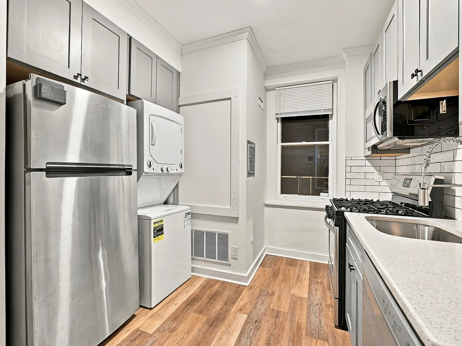 334-38 Lombard St Unit 113 — Photo 2