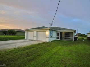 135/137 Milwaukee Blvd, Lehigh Acres, FL 33974