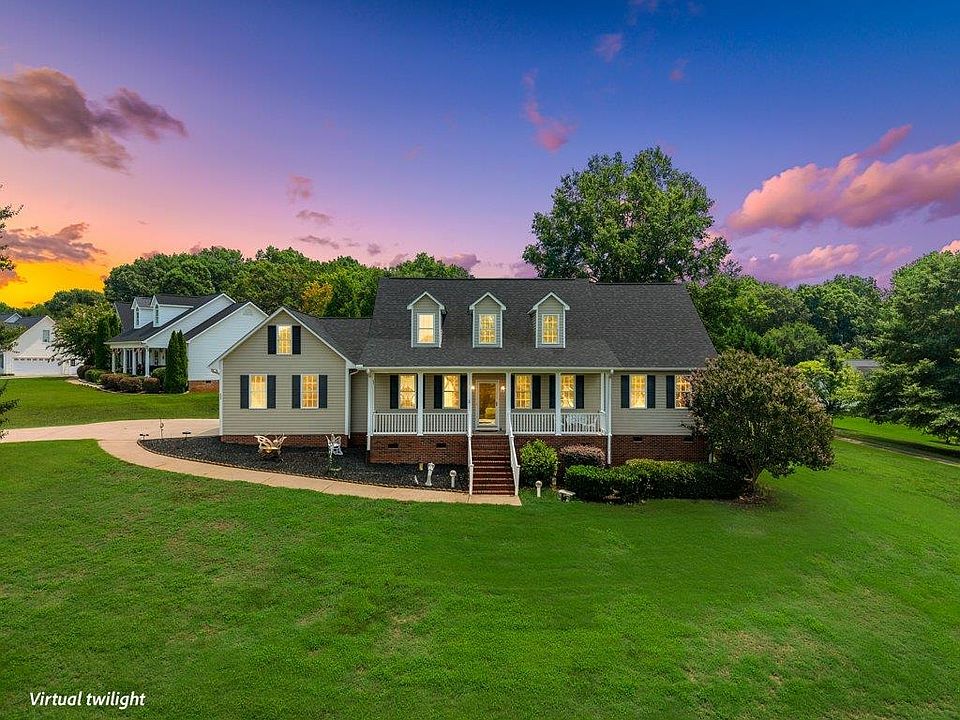 1st image of 404 Shallowford Dr
