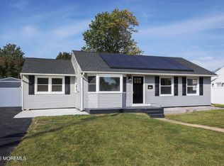 110 Dewey St, Toms River, NJ 08753