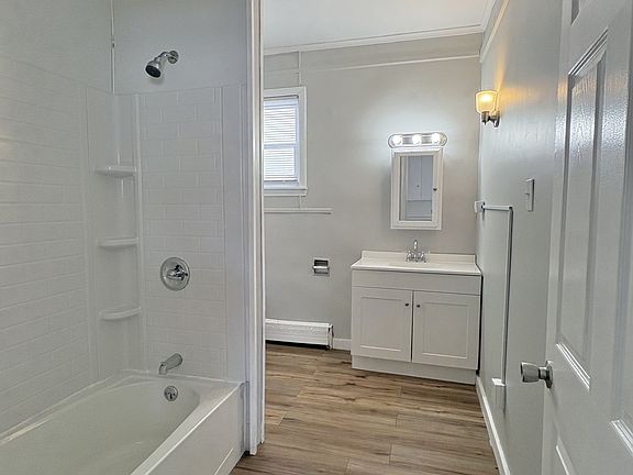 4th image of 14 College St #1