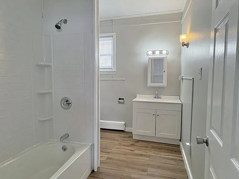 14 College St #1 — Photo 4