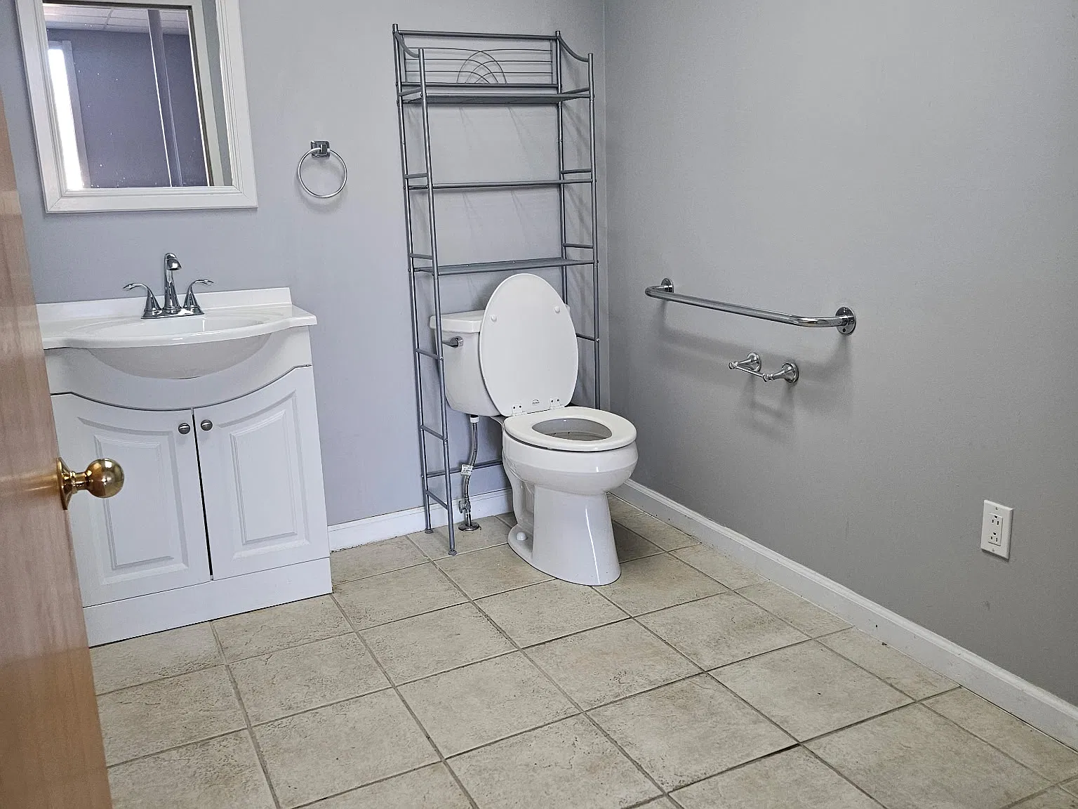 Studio, 850 sqft, $1,200 — Photo 2