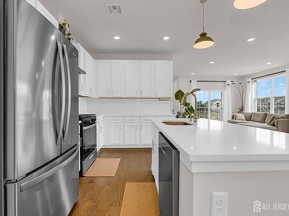 5th image of 237 Lorhan Dr #237
