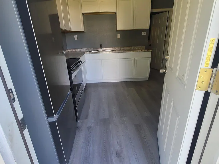 513 E Caney St #I — Photo 6