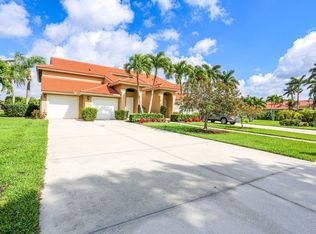 6416 Huntington Lakes Cir APT 201, Naples, FL 34119