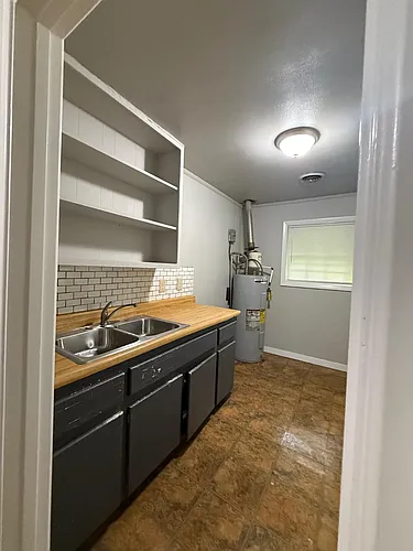 106 Porter St SW #A Photo 1