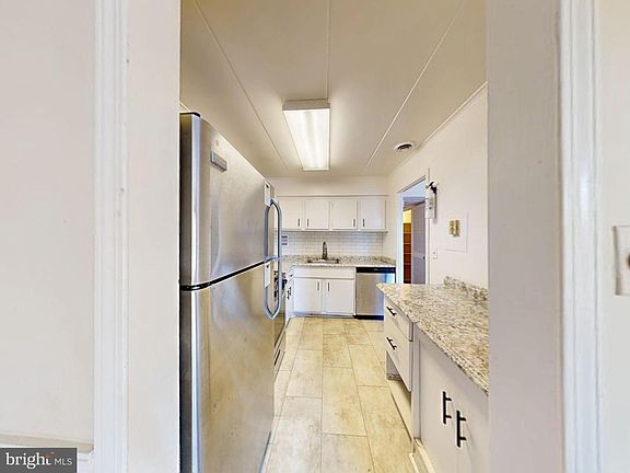 4th image of 2622 Fort Farnsworth Rd #216