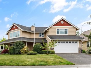 2777 SW Fairway Point Dr, Oak Harbor, WA 98277