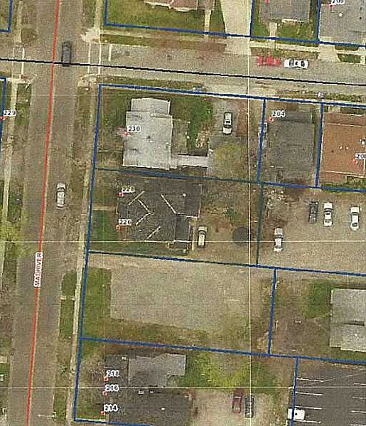 2nd image of 228 N Madriver St