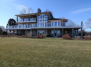 2 Browning Dr, Narragansett, RI 02882