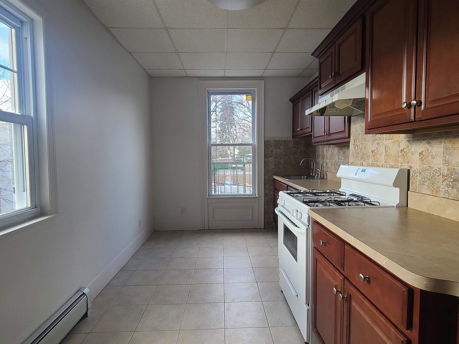 243 Central Ave APT 4, Jersey City, NJ 07307 | Zillow