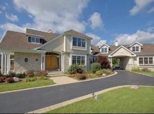 2746 Mavor Ln, Highland Park, IL 60035