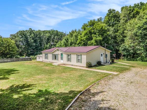 627 N Cooper St, Newaygo, MI 49337