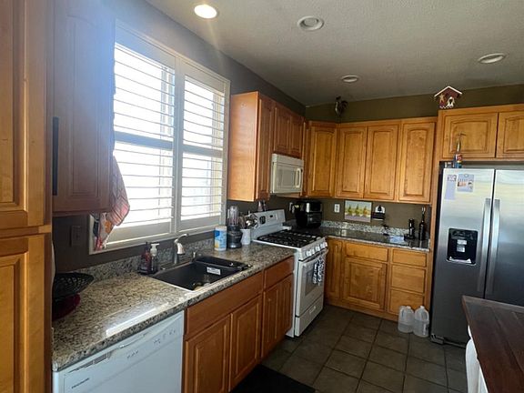 4th image of 842 Mitchell Street