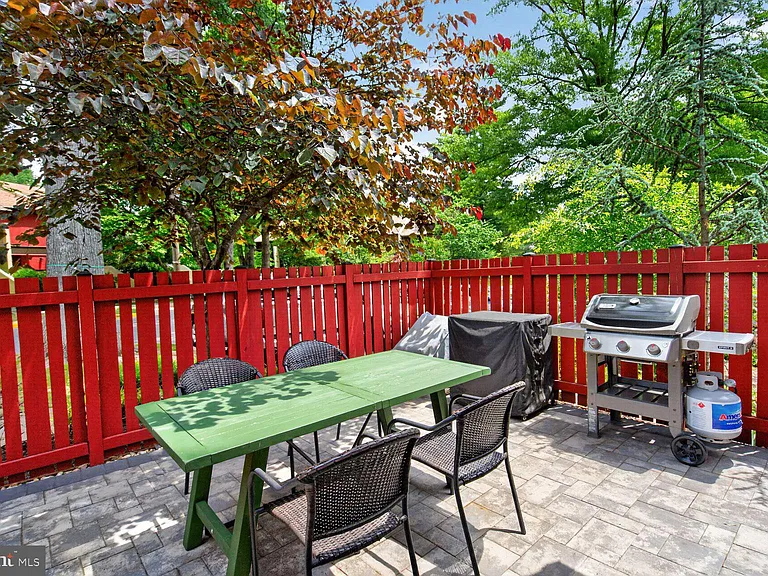11131 Saffold Way — Photo 25
