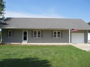 11945 Labette Rd, Oskaloosa, KS 66066