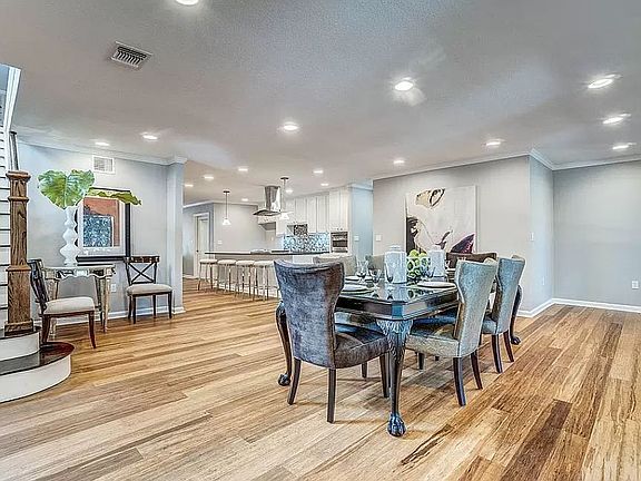 3rd image of 110 Brightwood Pl