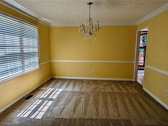 5th image of 1810 Rockside Ln