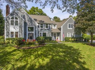 33 Hunters Ln, Basking Ridge, NJ 07920