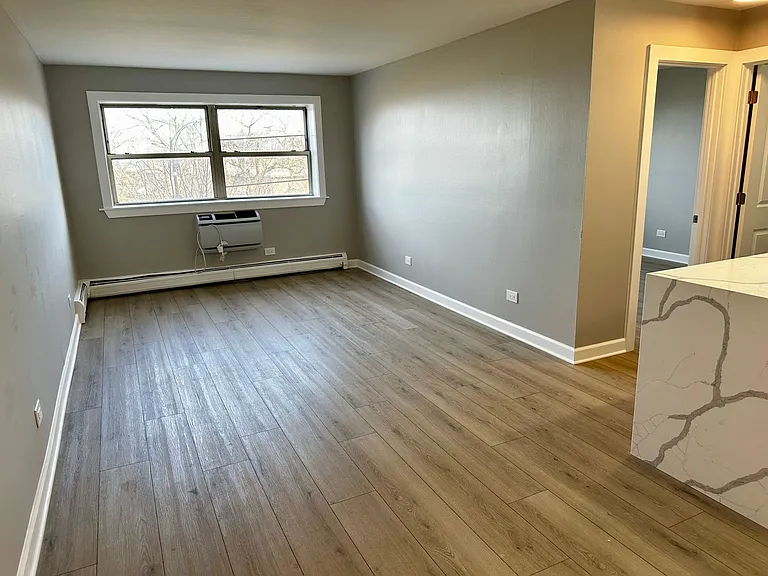 Loyola Beach Apartments — Photo 18